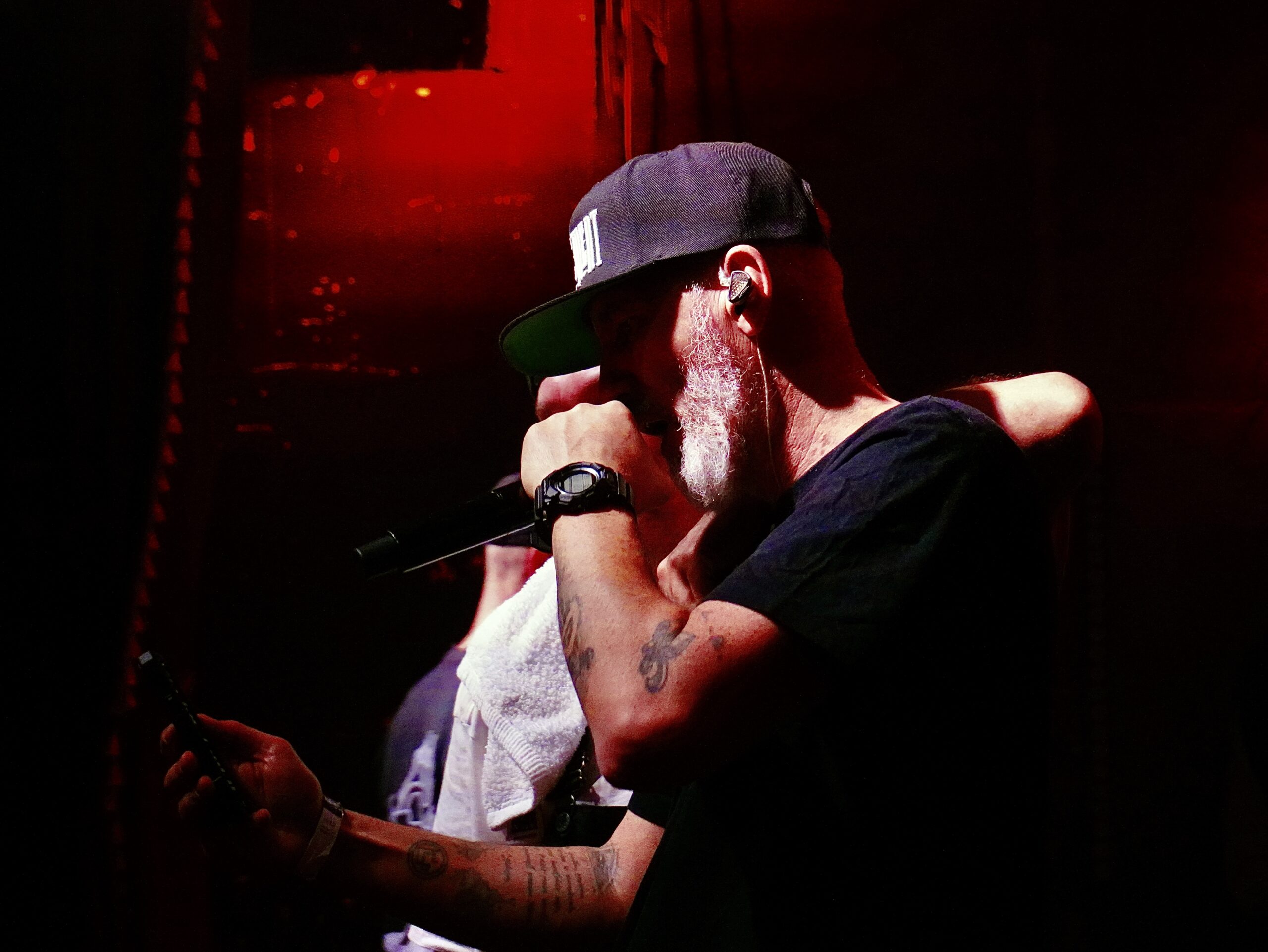 Nie nostalgia, lecz potwierdzenie – Molesta Ewenement na scenie w Gdańsku