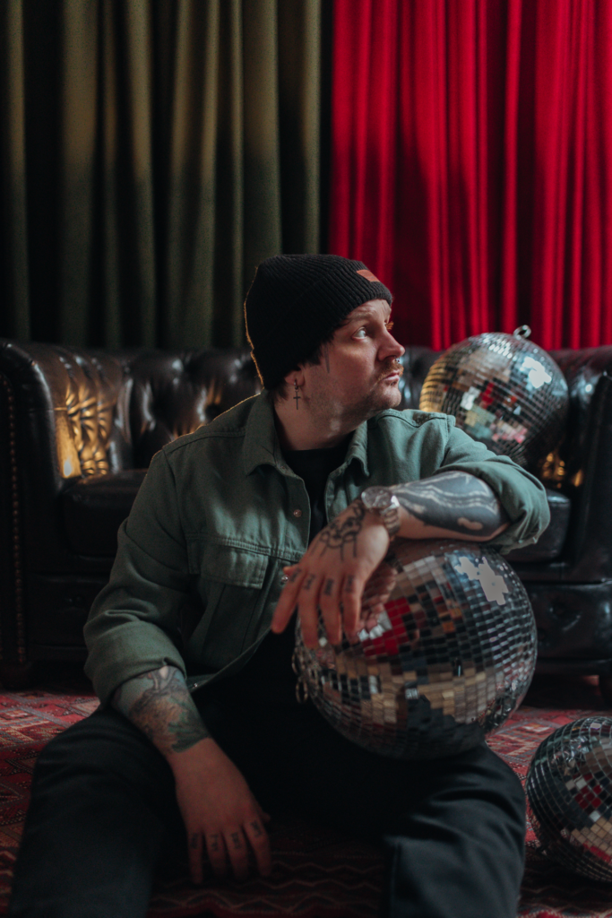 Najniższy Człowiek singiel "Breloczek" fot. Joanna Łączna